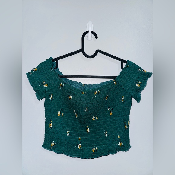 Abercrombie & Fitch Tops - 𝐀𝐛𝐞𝐫𝐜𝐫𝐨𝐦𝐛𝐢𝐞 & 𝐅𝐢𝐭𝐜𝐡 𝐅𝐥𝐨𝐫𝐚𝐥 𝐂𝐫𝐨𝐩 𝐓𝐨𝐩